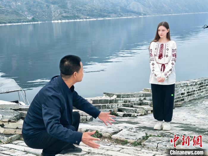 烏克蘭留學生打卡河北寬城“水下長城”